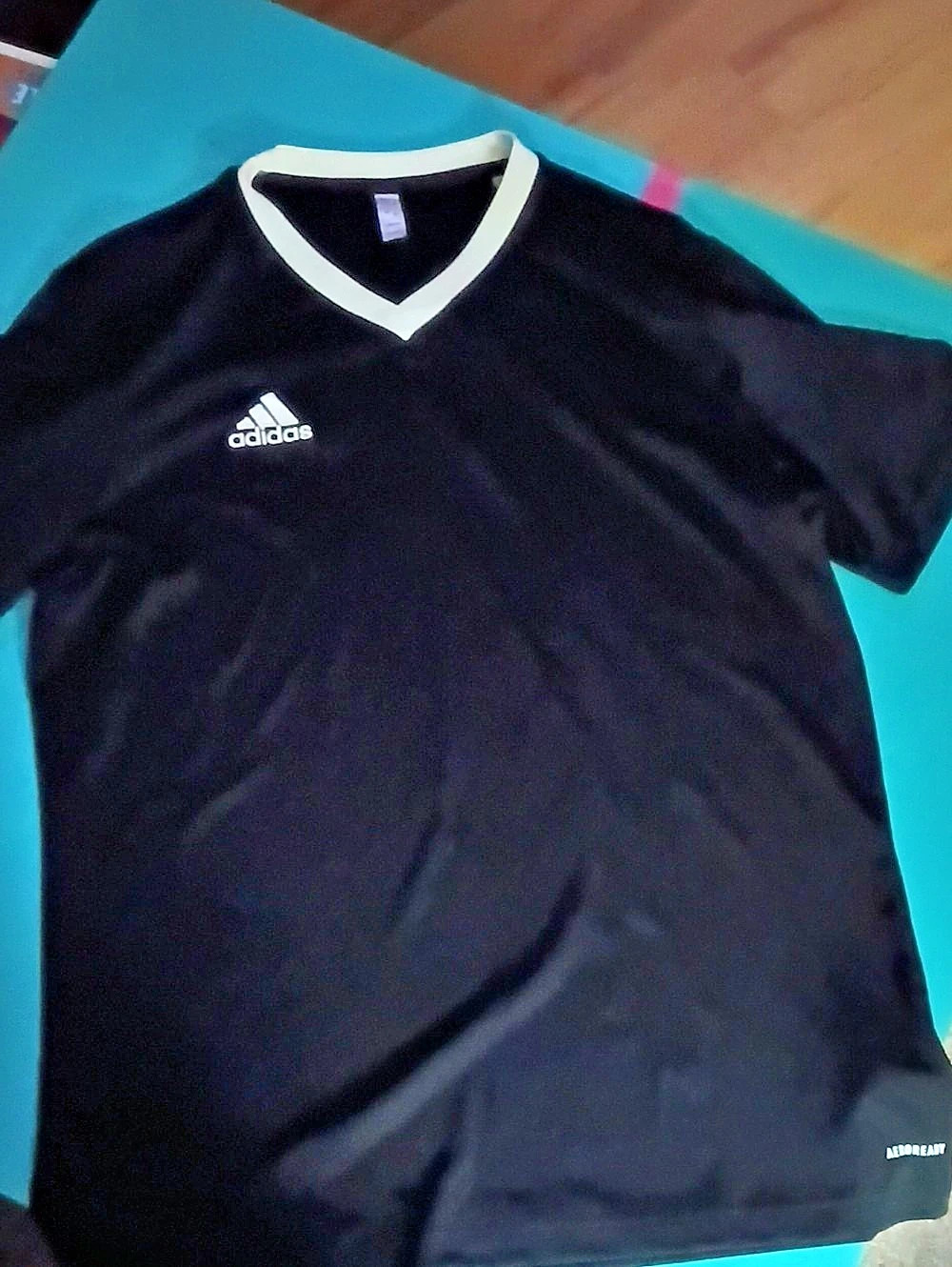 adidas AEROREADY Train Essentials Minimal Branding V-Neck Tee Train Essentials